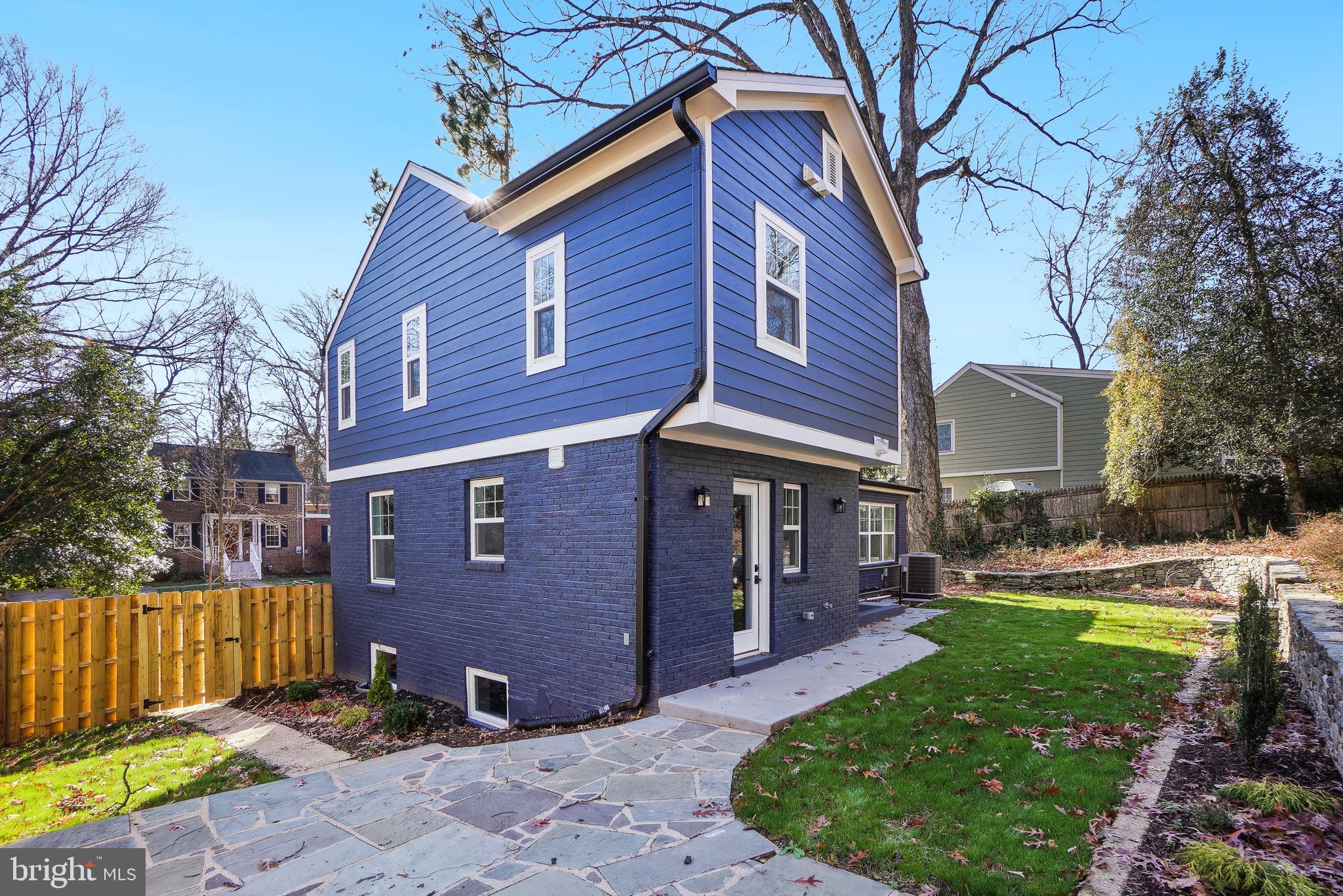 916 Glaizewood Ave