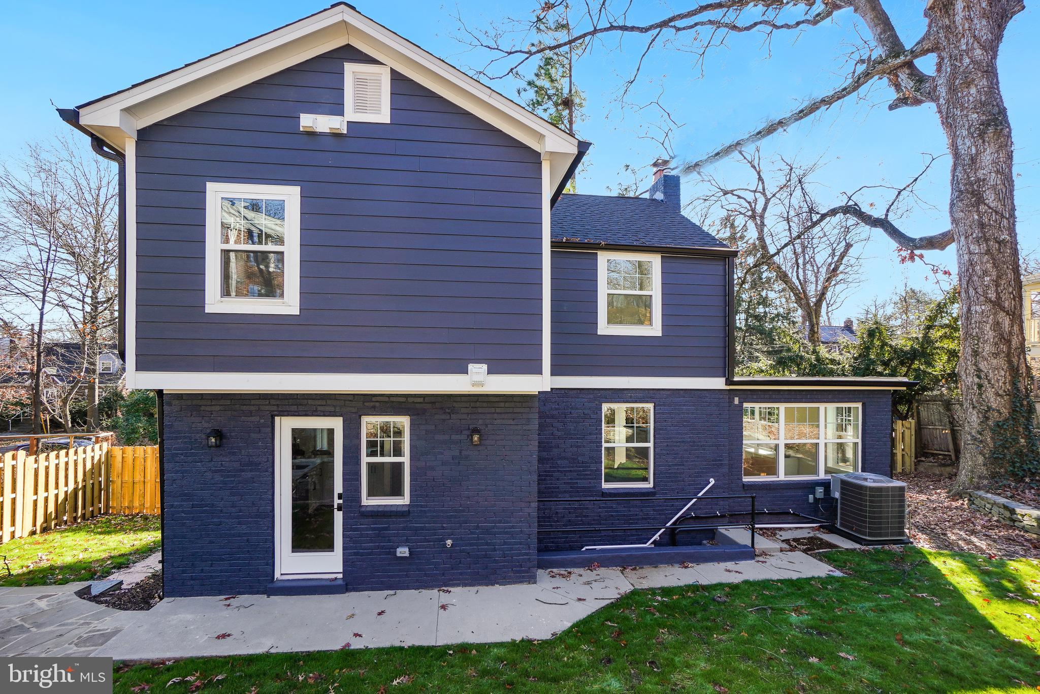 916 Glaizewood Ave