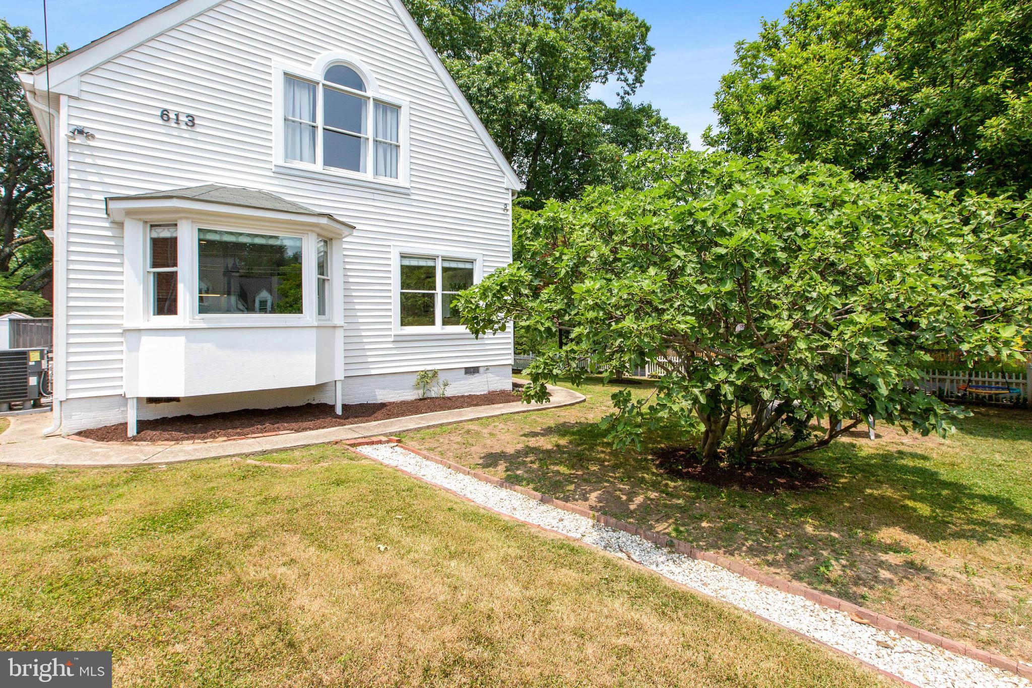 613 Pershing Dr