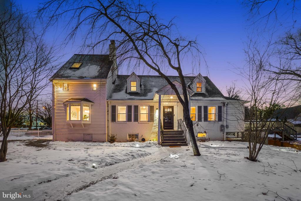 613 Pershing Dr