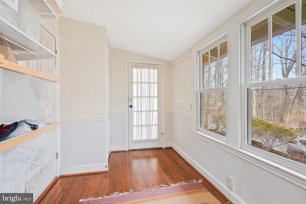 10 Jefferson Ave