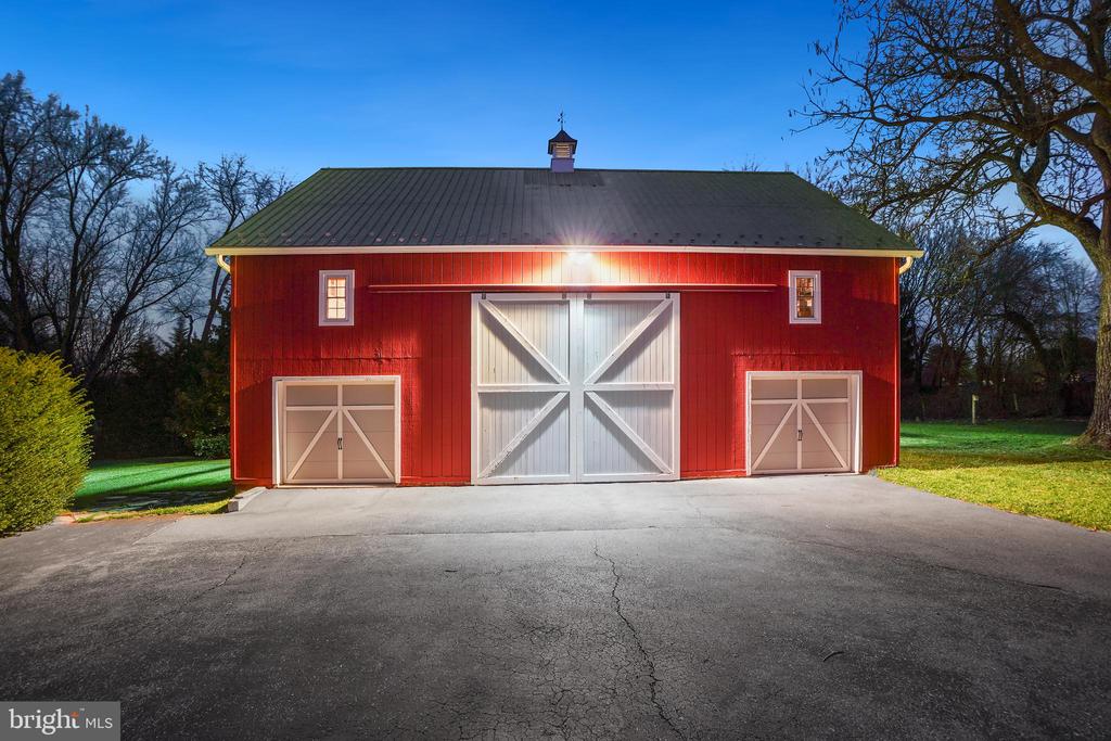 8901 Damascus Rd