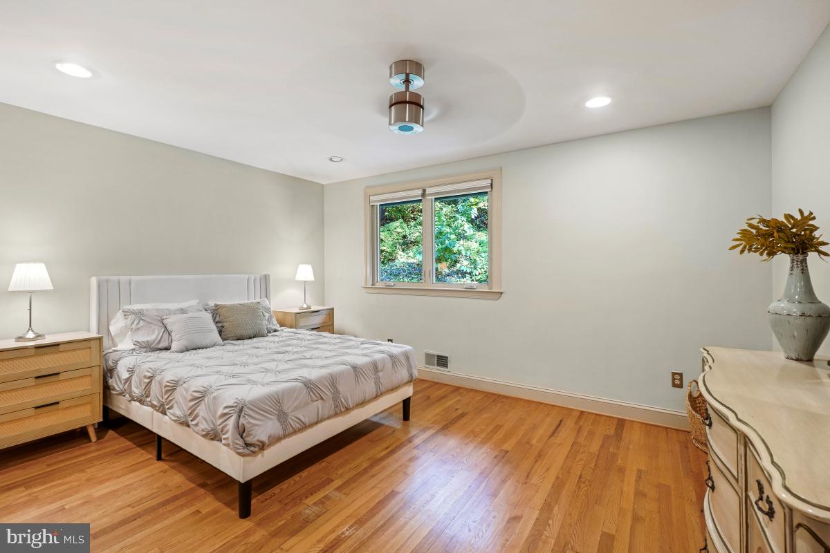 9131 SLIGO CREEK PARKWAY