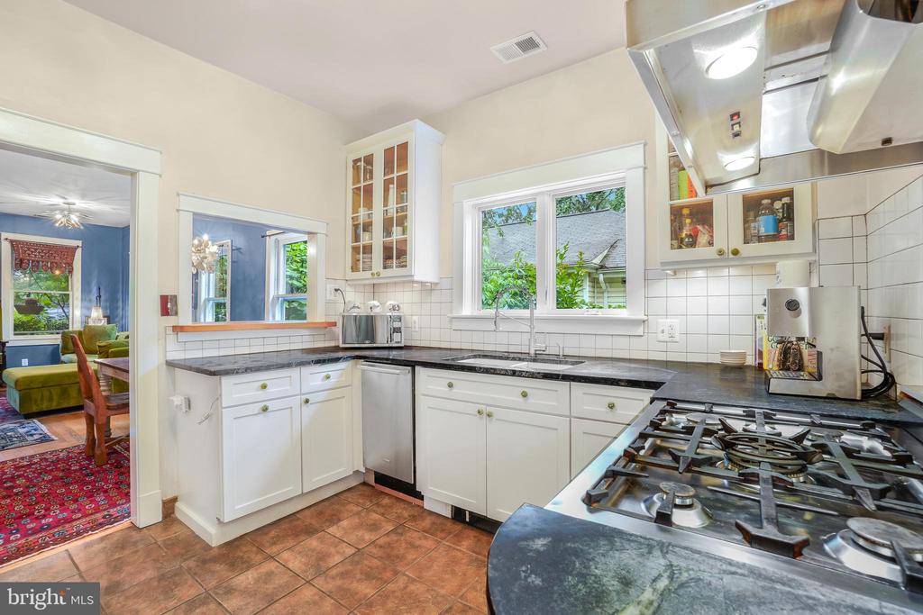 15 Jefferson Ave