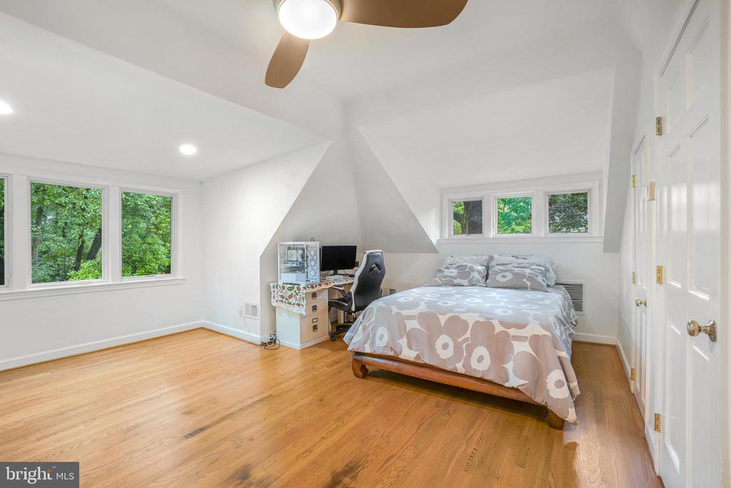 15 Jefferson Ave