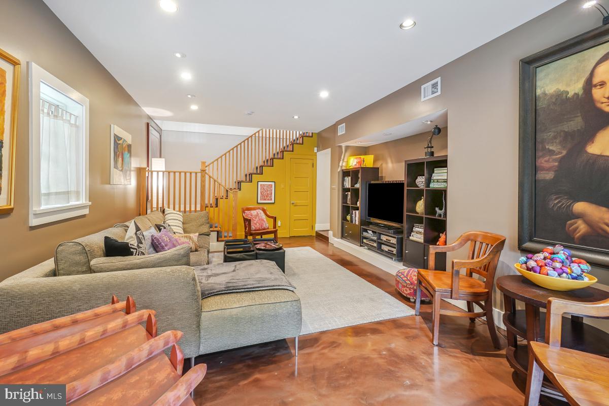749 Silver Spring Ave