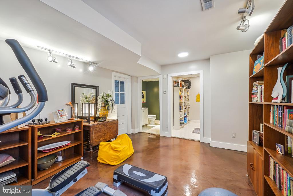 749 Silver Spring Ave