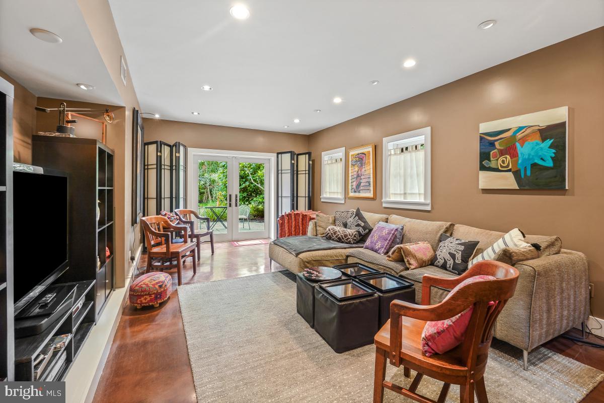 749 Silver Spring Ave