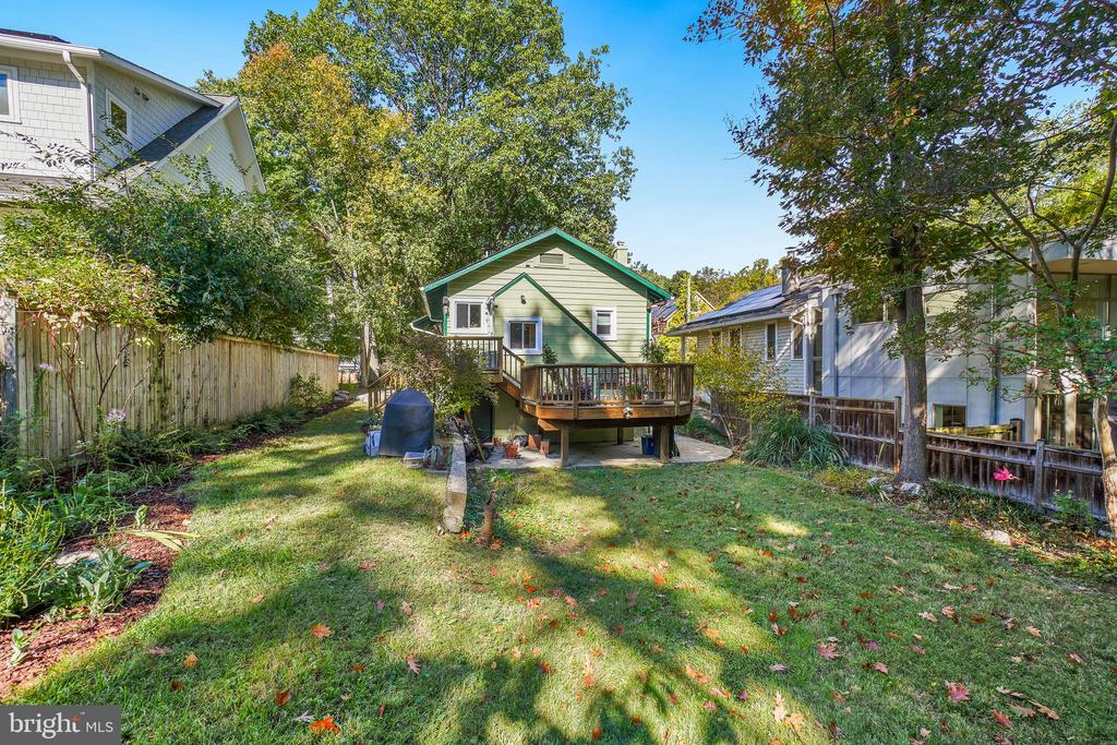 207 SPRING AVENUE