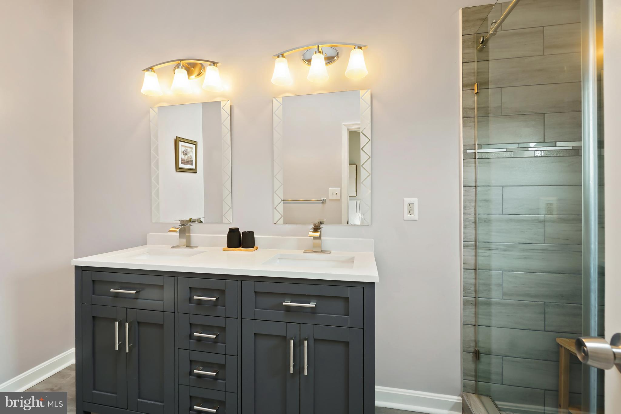 10 MARTINS SQUARE LANE