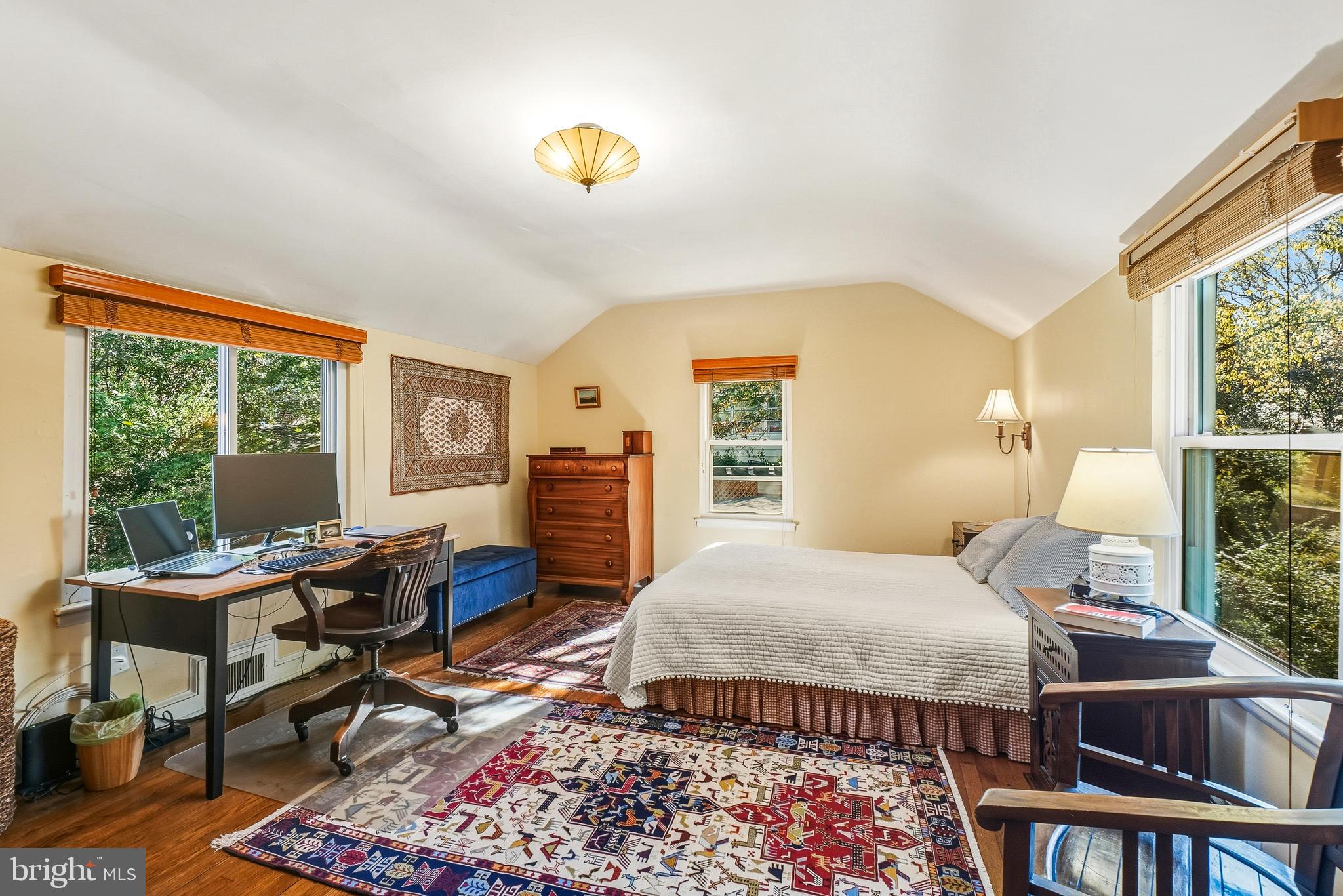 2907 FORSYTHE AVENUE