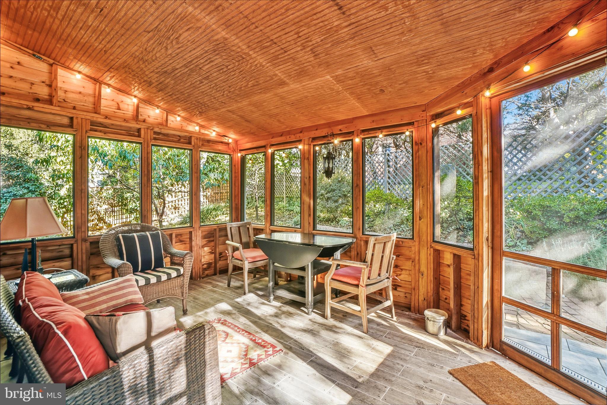 2907 FORSYTHE AVENUE