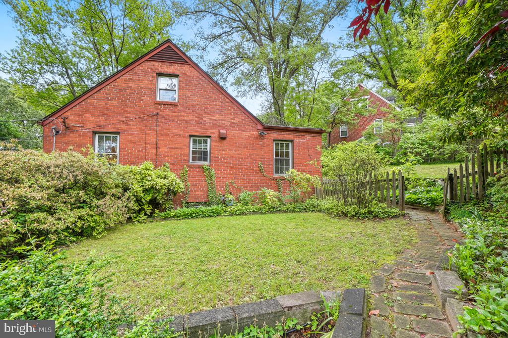 8318 HADDON DRIVE