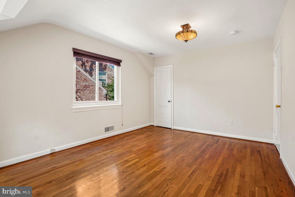 3209 CUMMINGS LANE