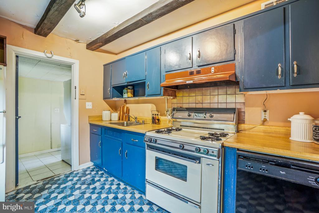 1217 EDMONSTON