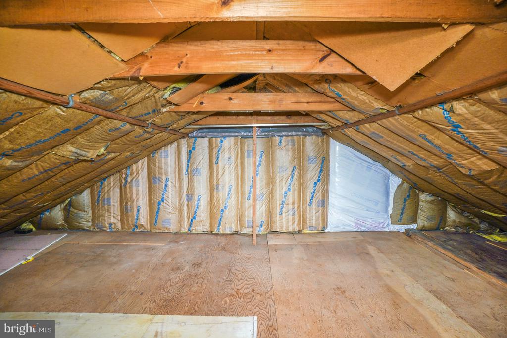 1217 EDMONSTON