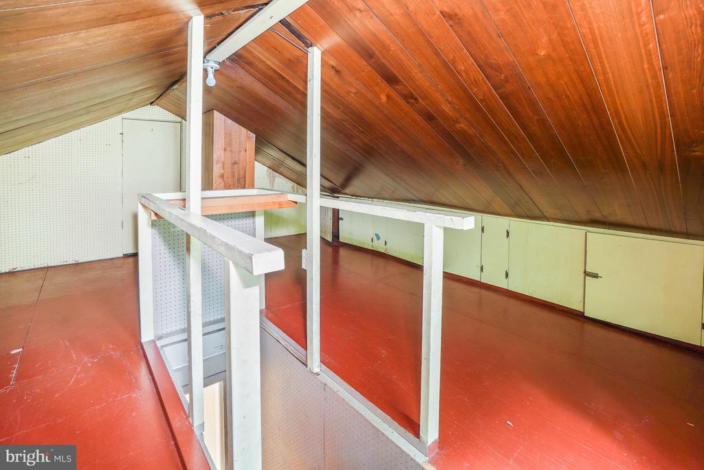 1217 EDMONSTON