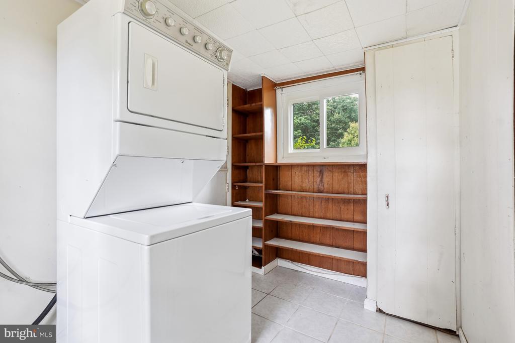 1217 EDMONSTON