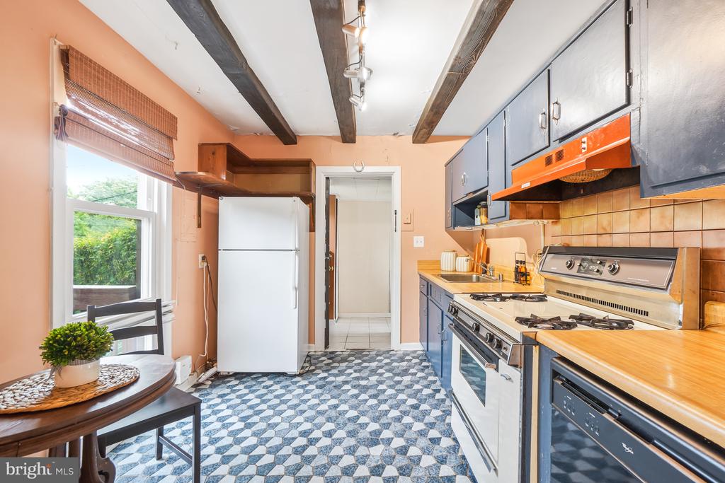 1217 EDMONSTON