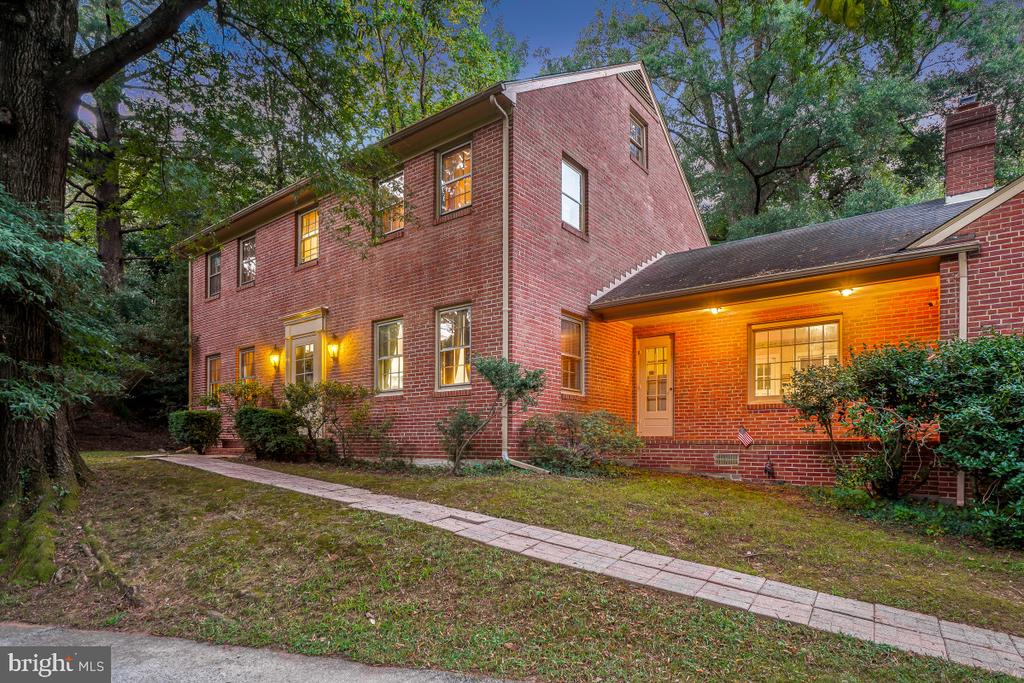 800 MCCENEY AVENUE