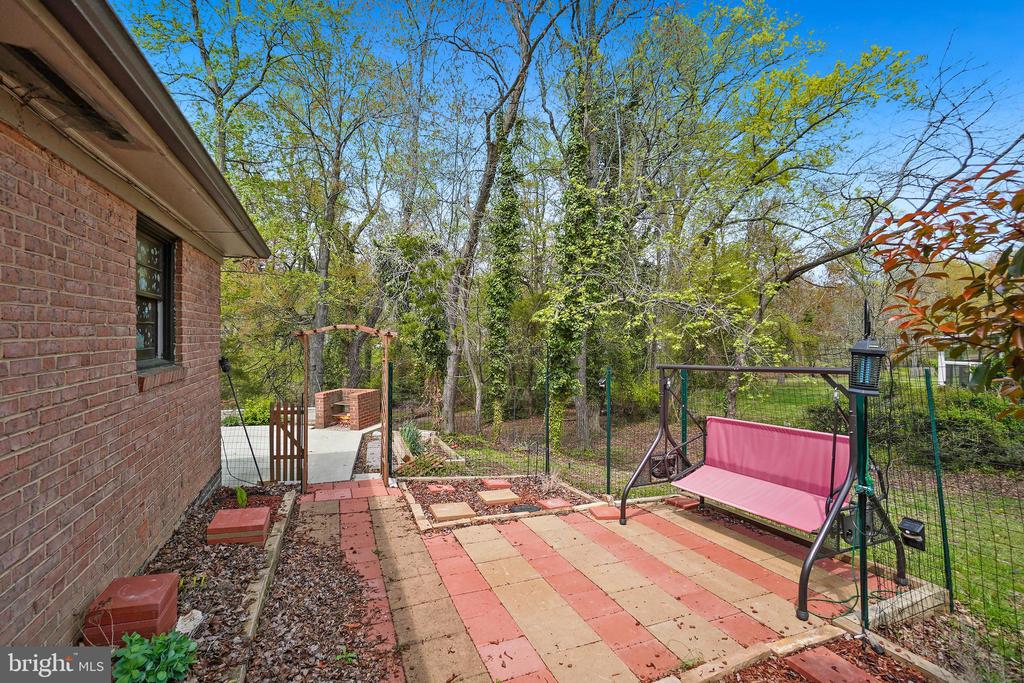 4800 Sharon Rd