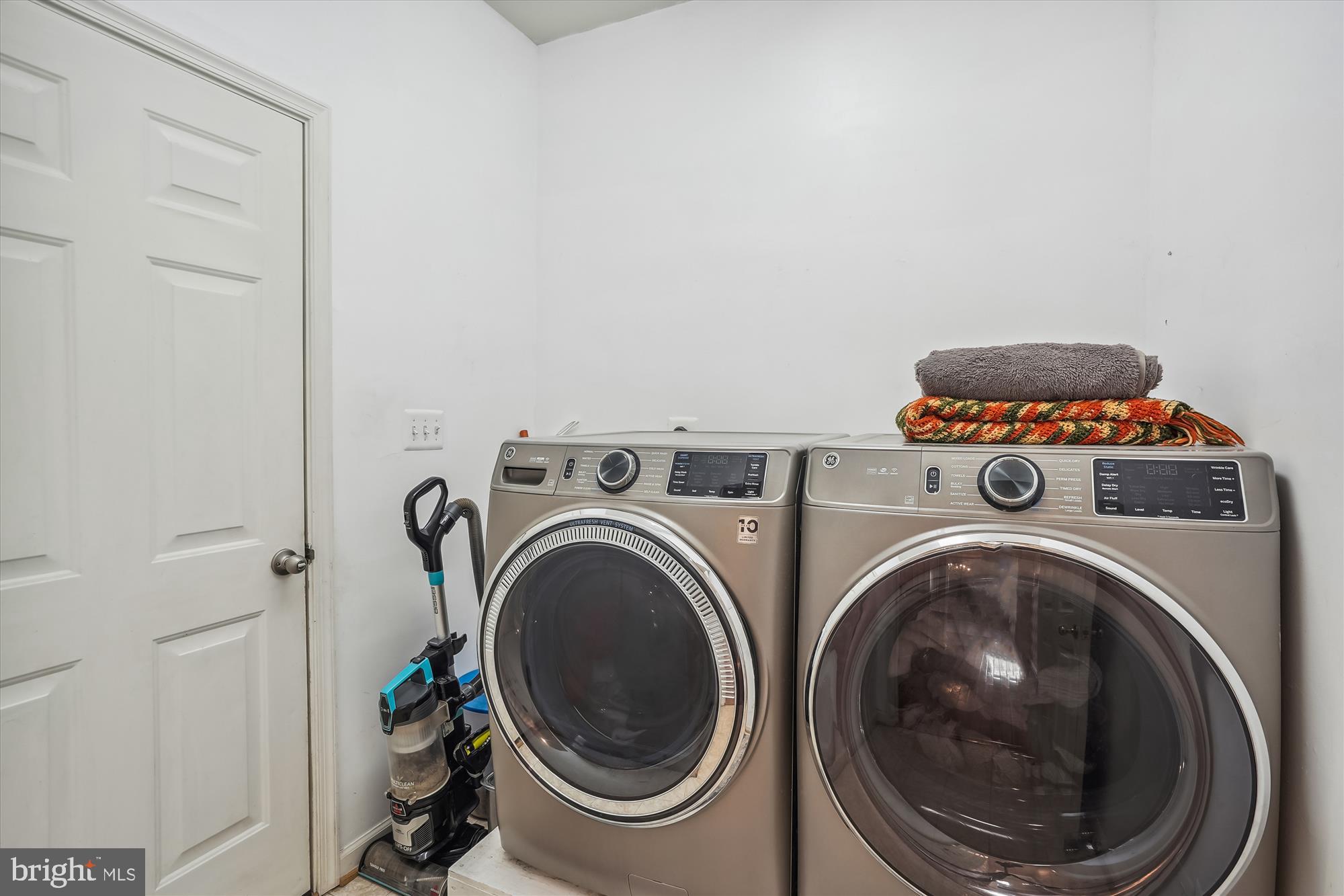 6682 Clarkes Meadow Dr