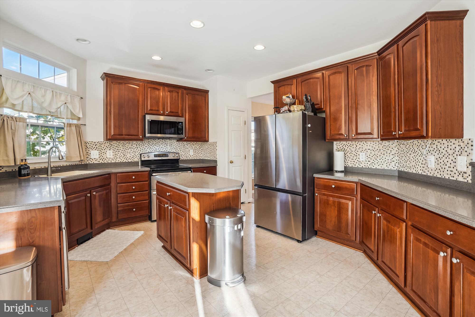 6682 Clarkes Meadow Dr