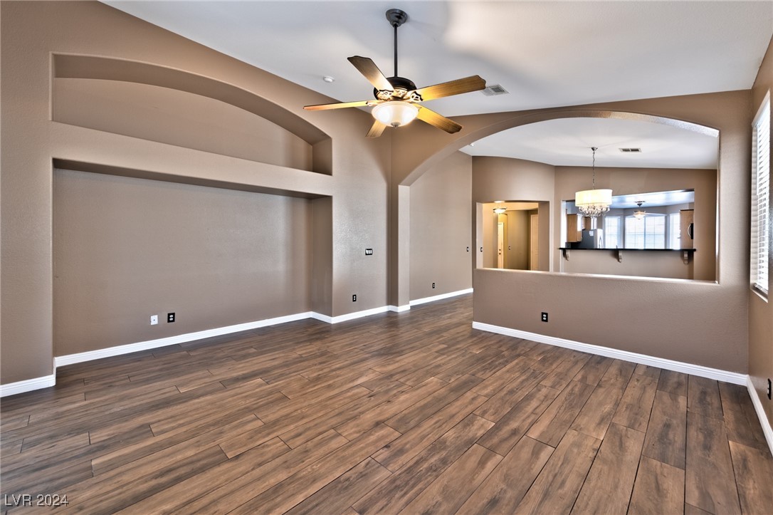 4901 Soaring Springs Avenue