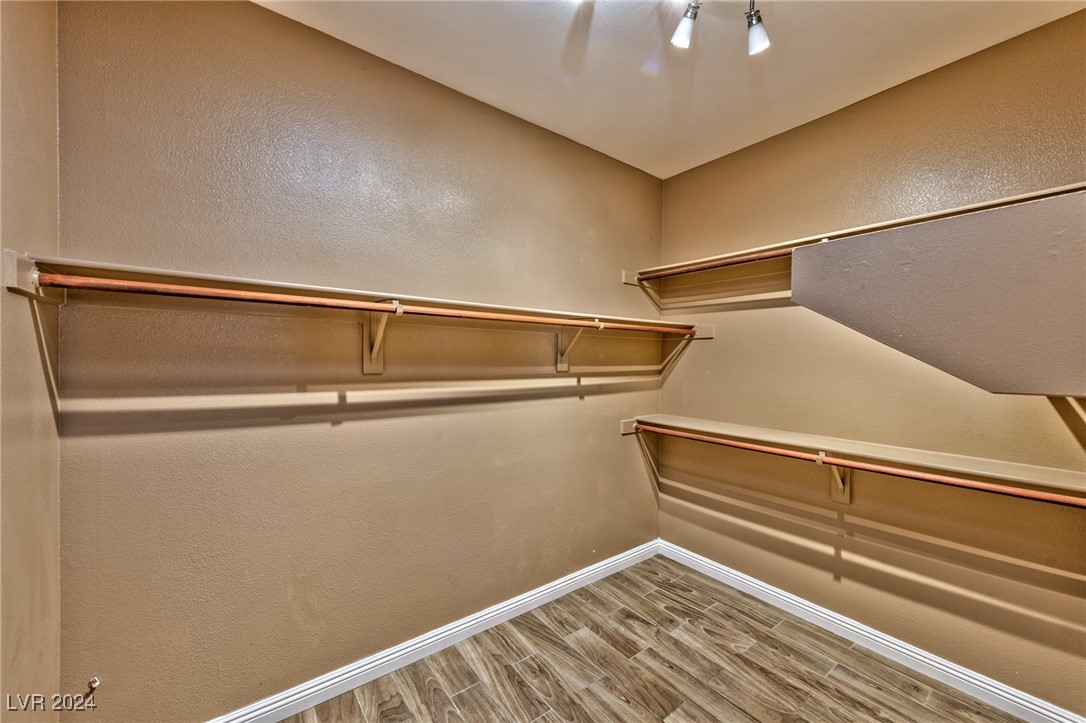 4901 Soaring Springs Avenue