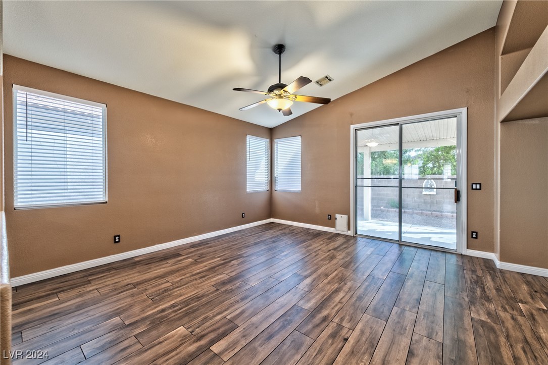 4901 Soaring Springs Avenue