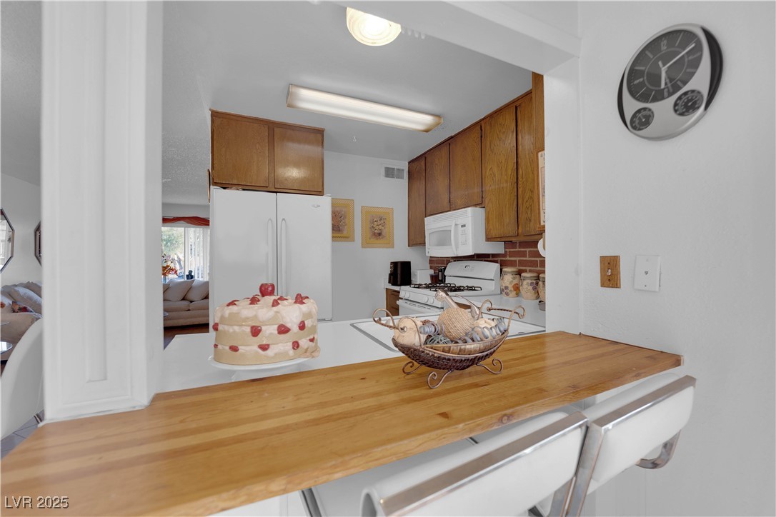 7274 Pinebrook Circle