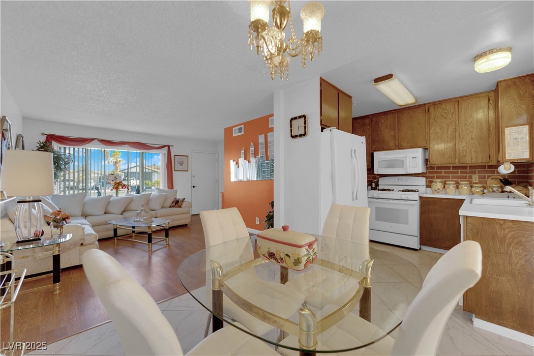 7274 Pinebrook Circle