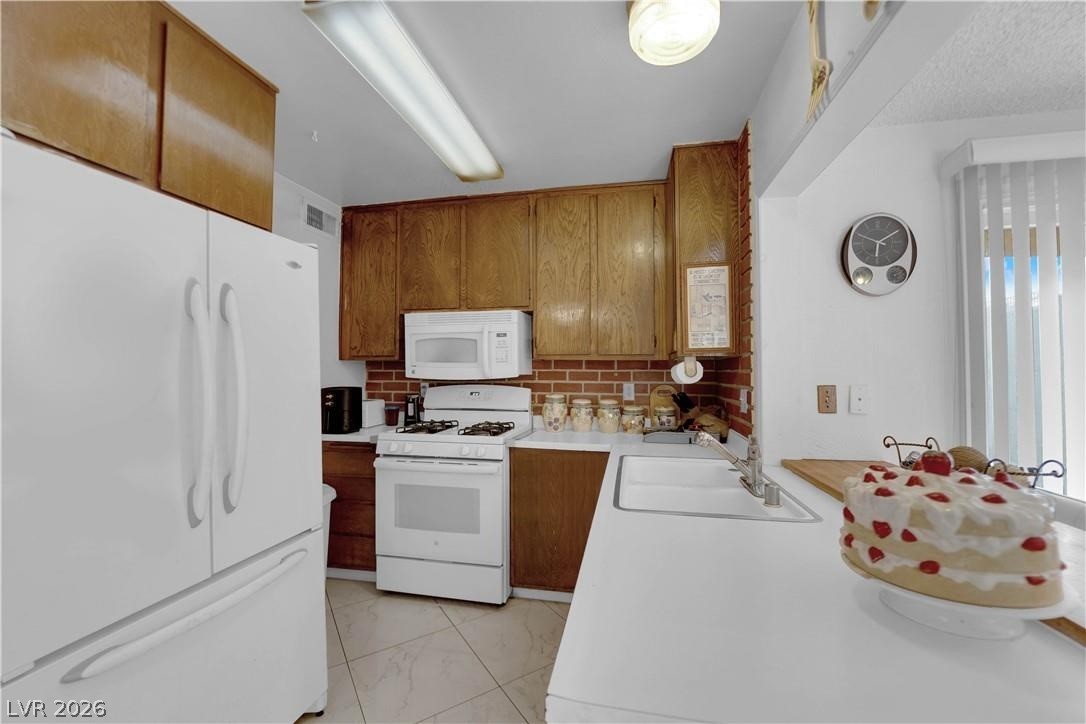 7274 Pinebrook Circle