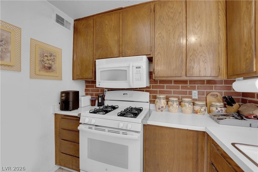 7274 Pinebrook Circle