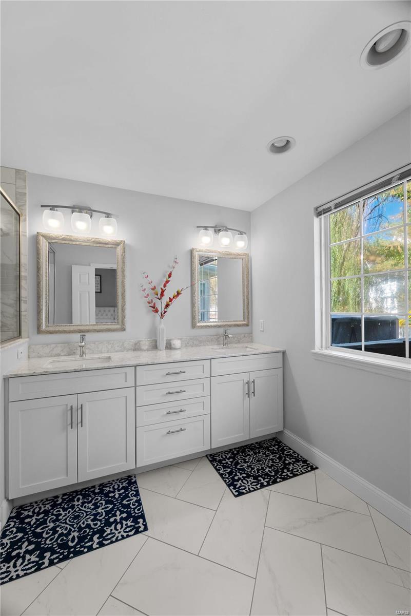 929 Squirrels Nest Court