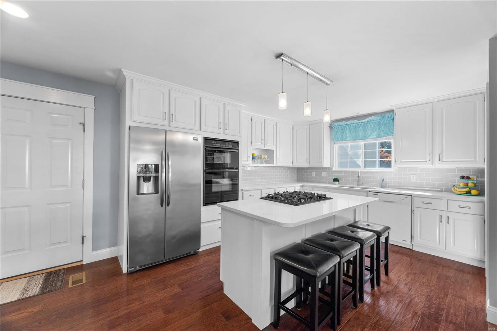 929 Squirrels Nest Court