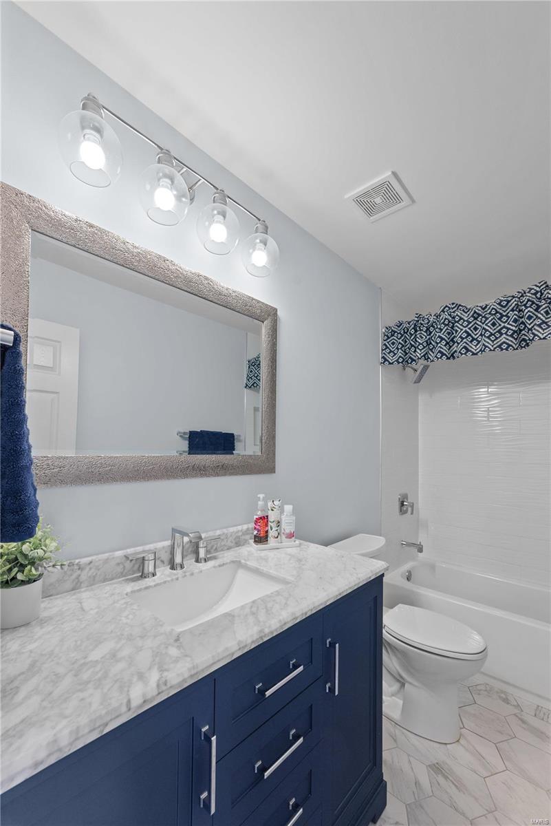 929 Squirrels Nest Court