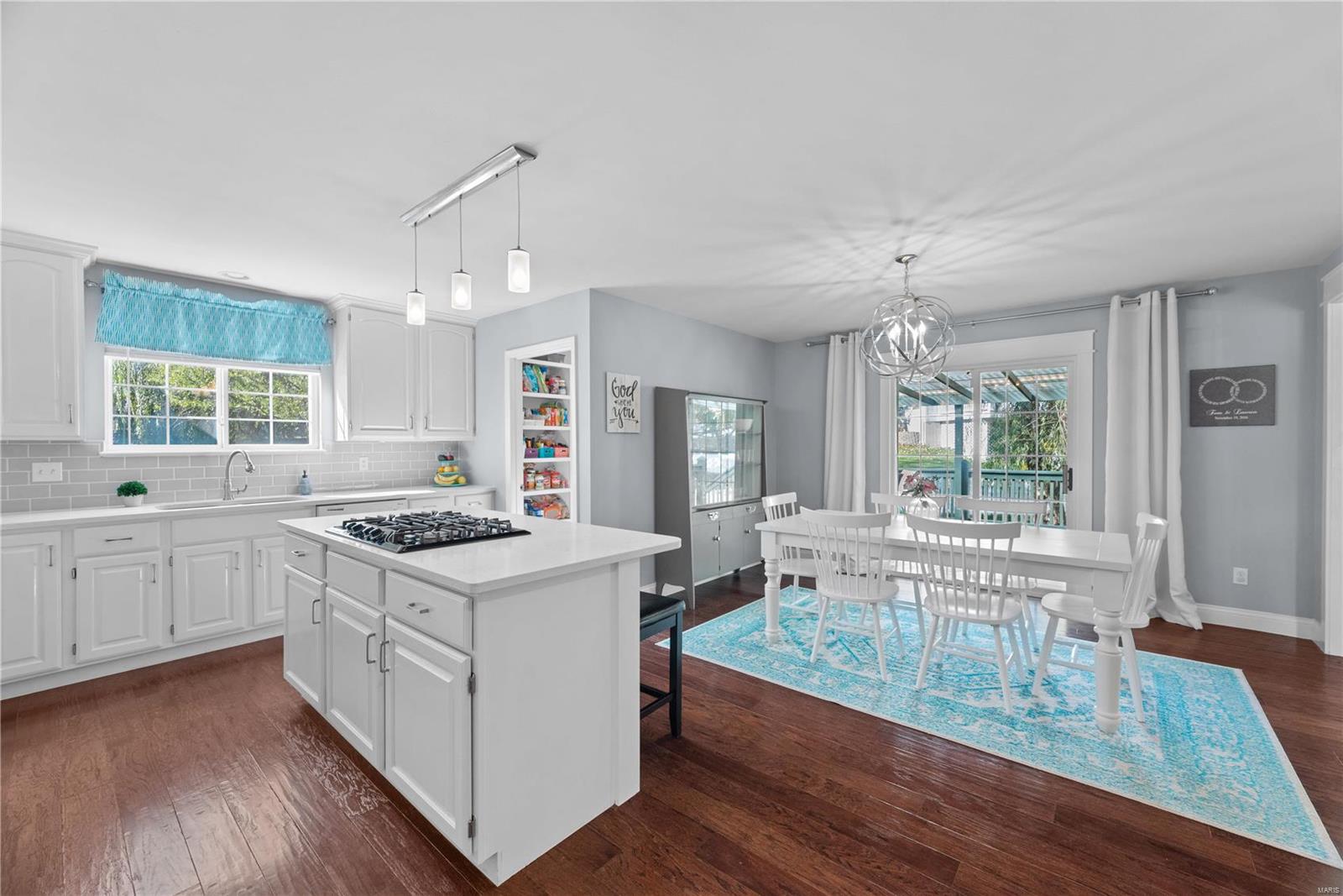 929 Squirrels Nest Court