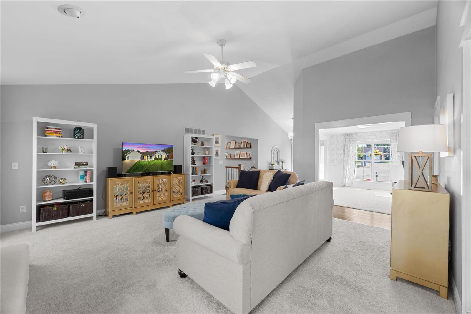 929 Squirrels Nest Court