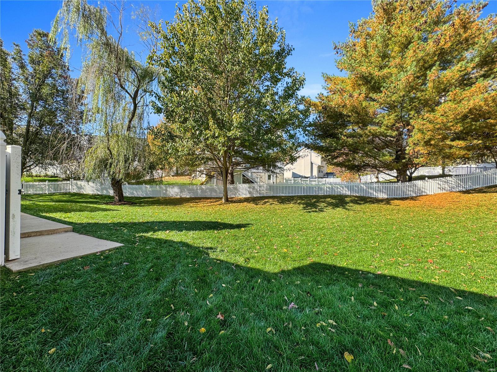 929 Squirrels Nest Court