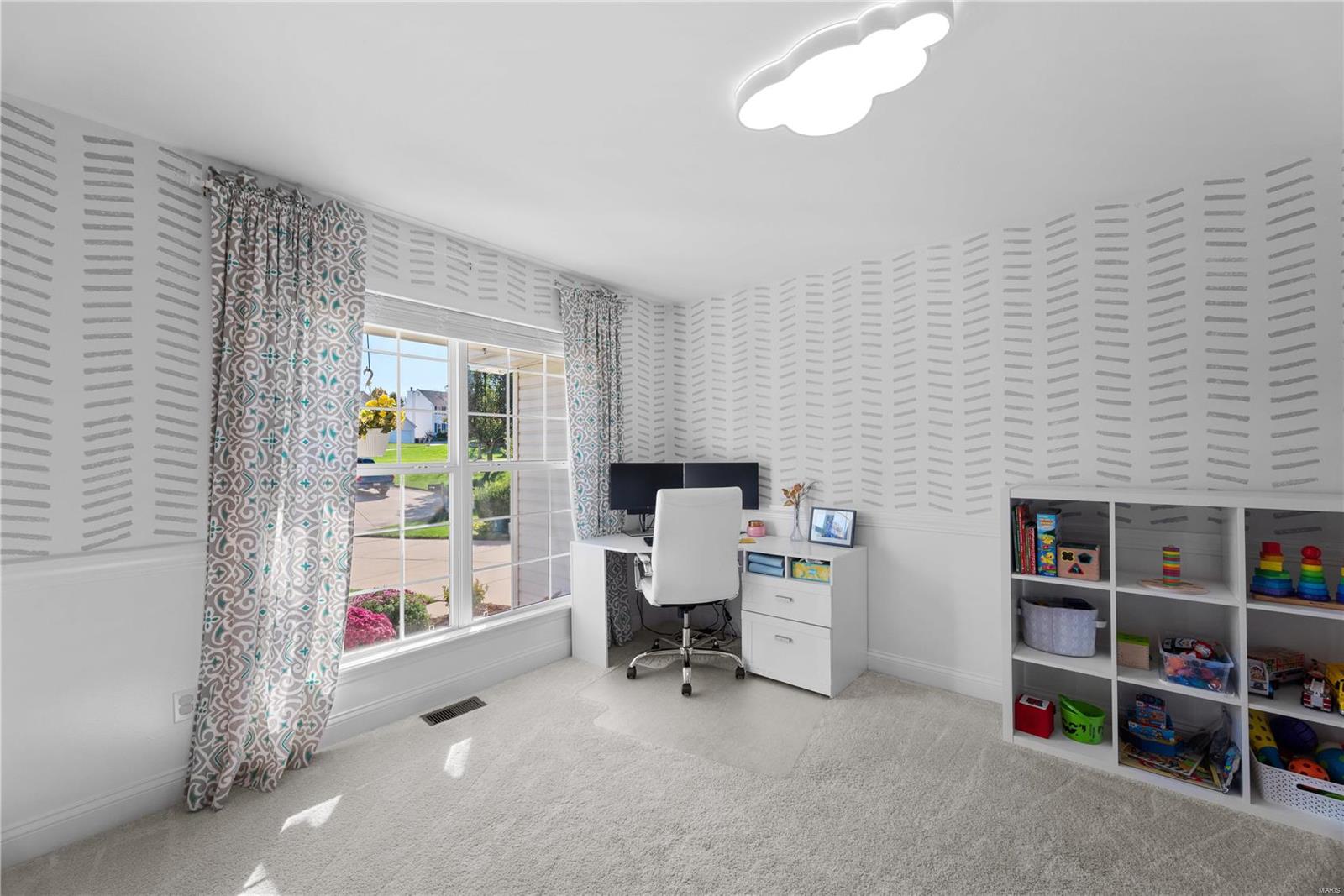 929 Squirrels Nest Court