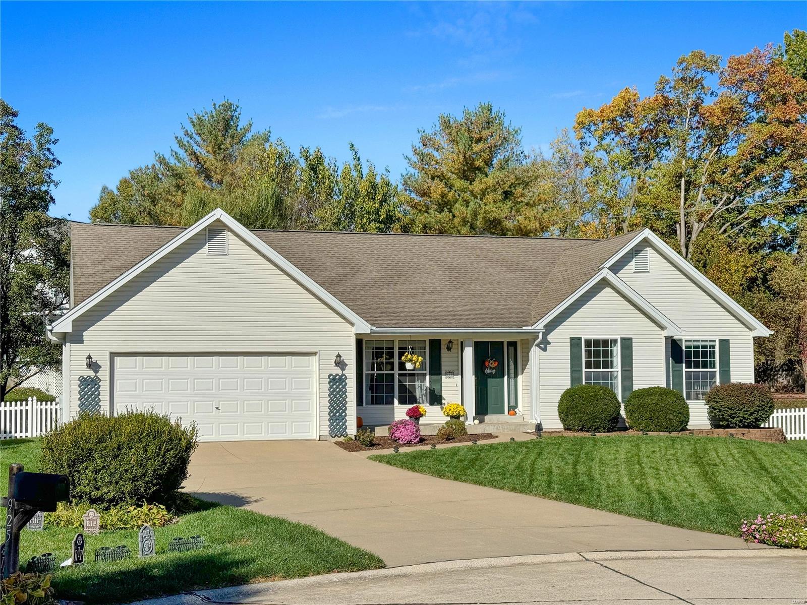 929 Squirrels Nest Court