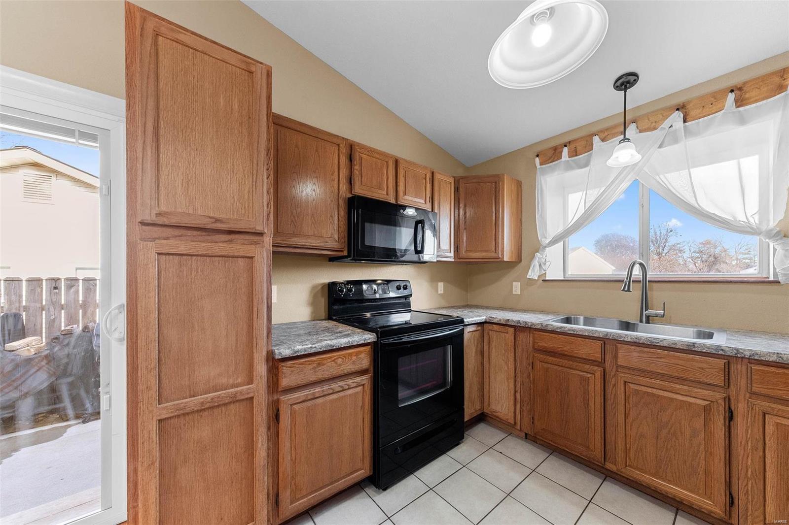 1105 Whitegate Court