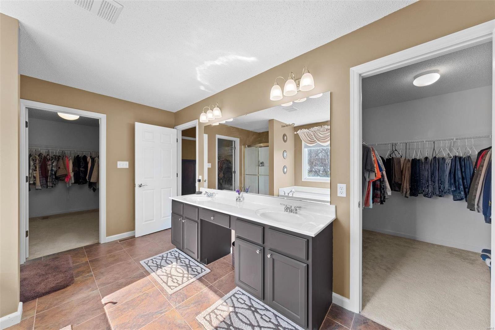 1422 Devonshire County Drive