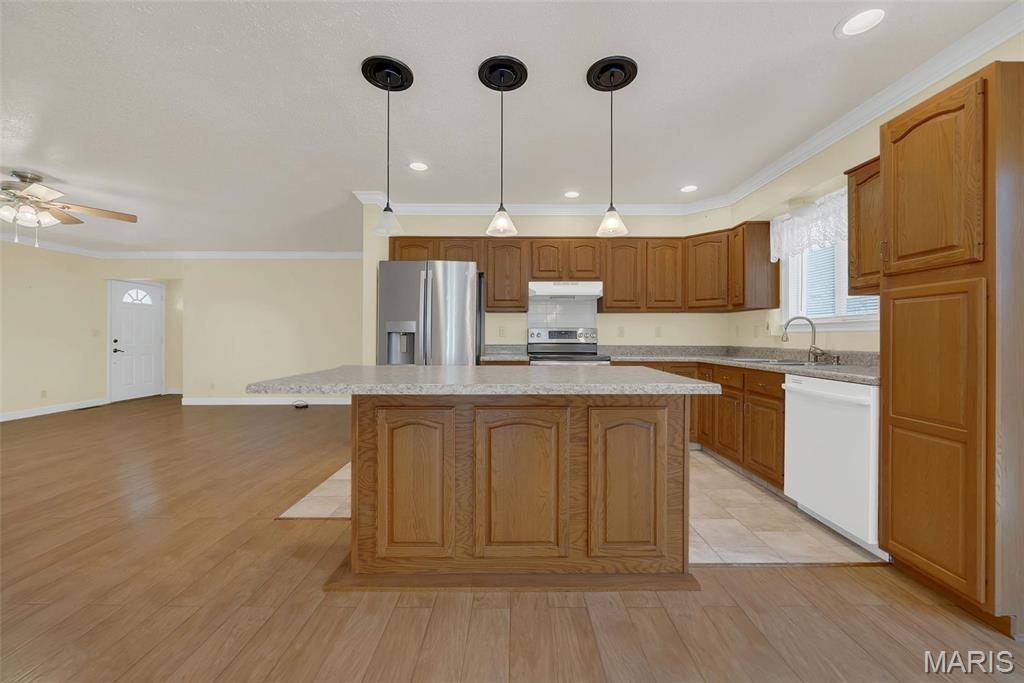 1925 Sun Trail Drive