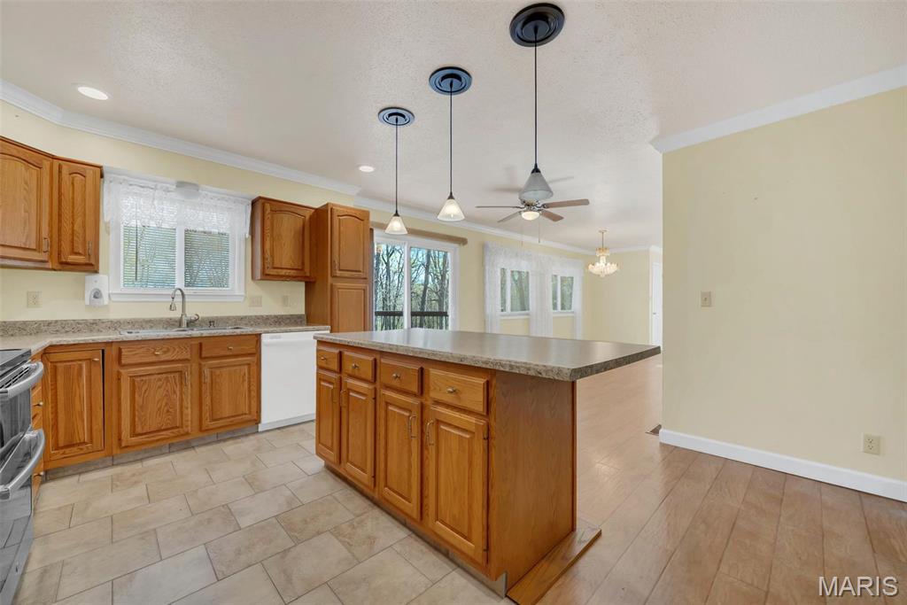 1925 Sun Trail Drive