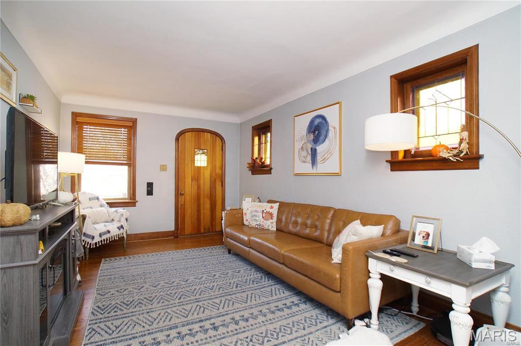 4038 Fairview Avenue