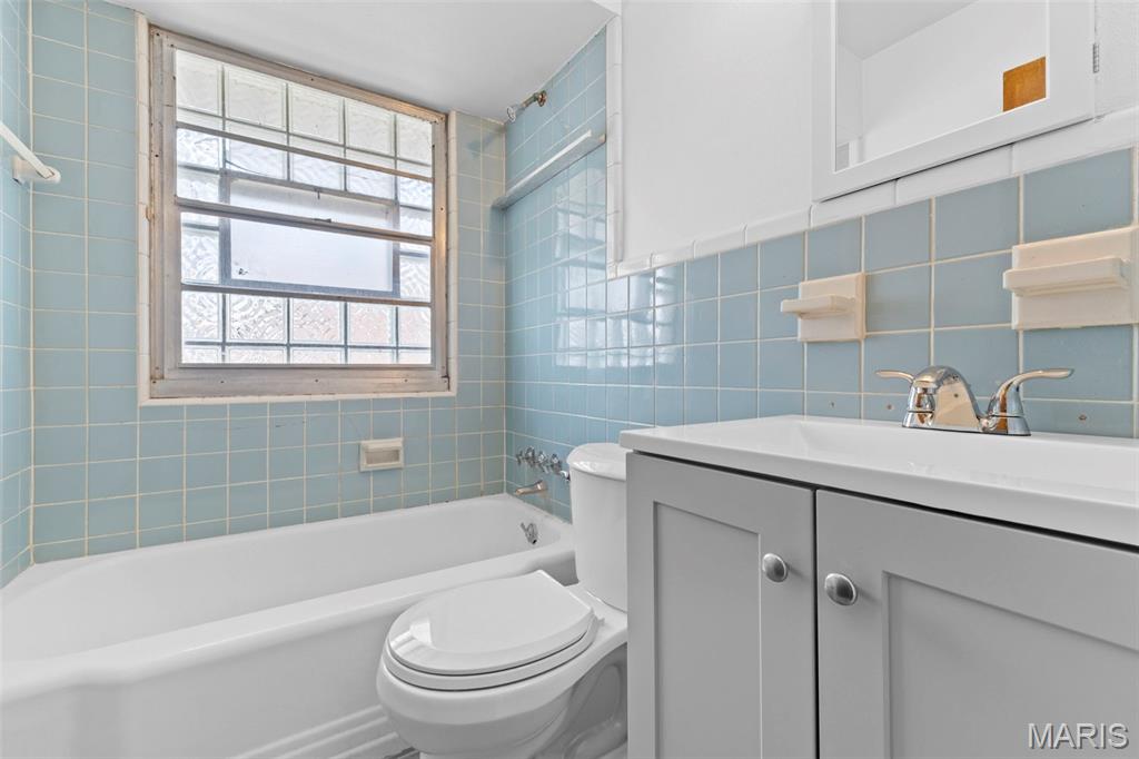 6048 Southwest Avenue