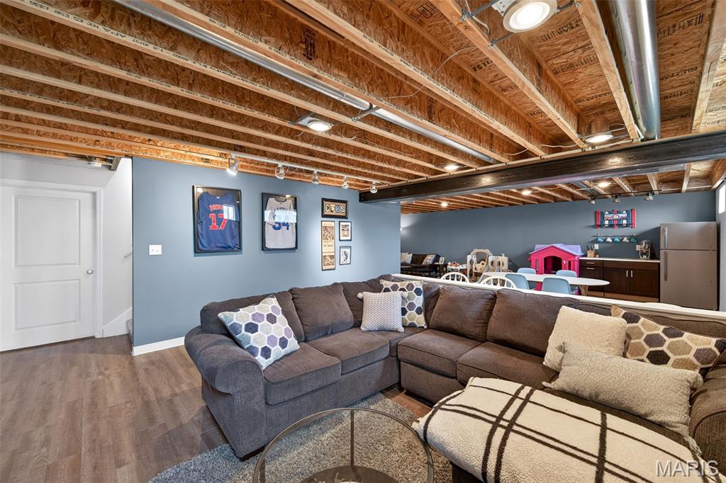 1006 Sweet River Drive