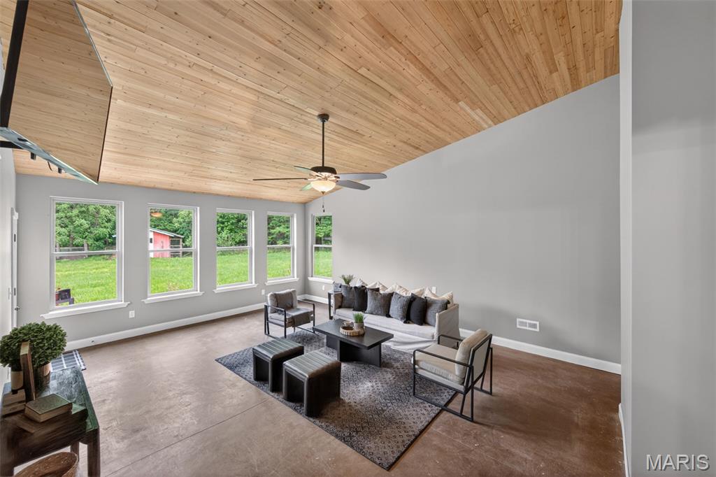 1510 Highway Dd